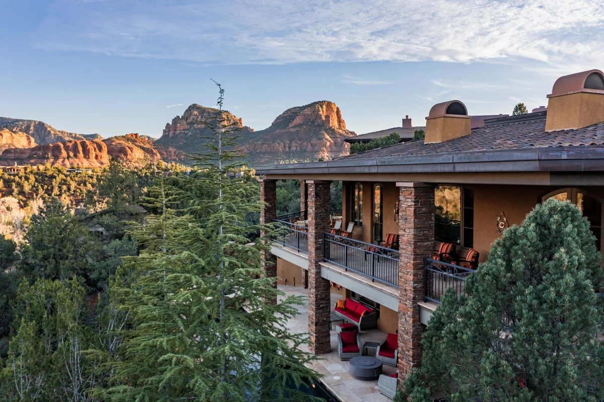 6,000 Sqft Uptown Gem * Heated Pool/Spa/Sauna/View Decks #57