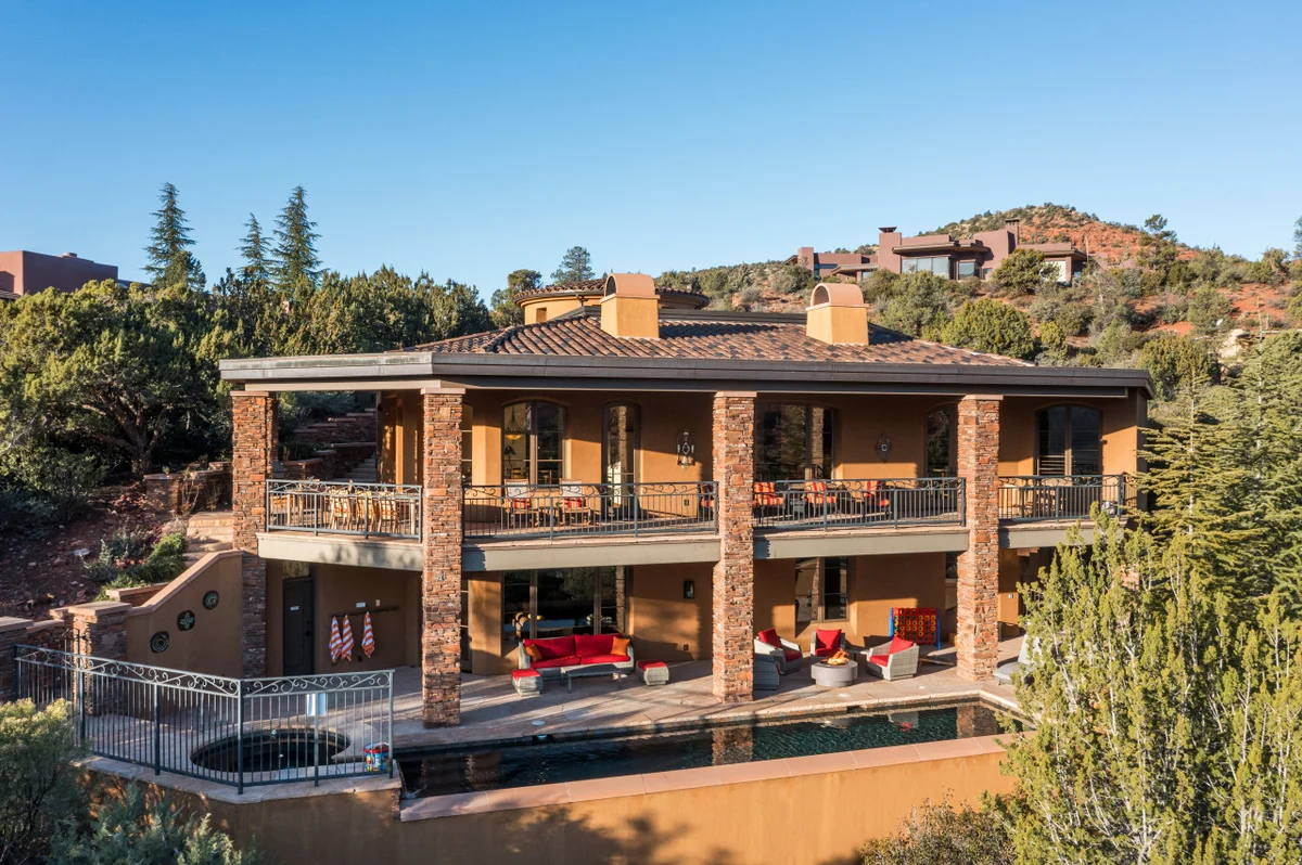 6,000 Sqft Uptown Gem * Heated Pool/Spa/Sauna/View Decks #52