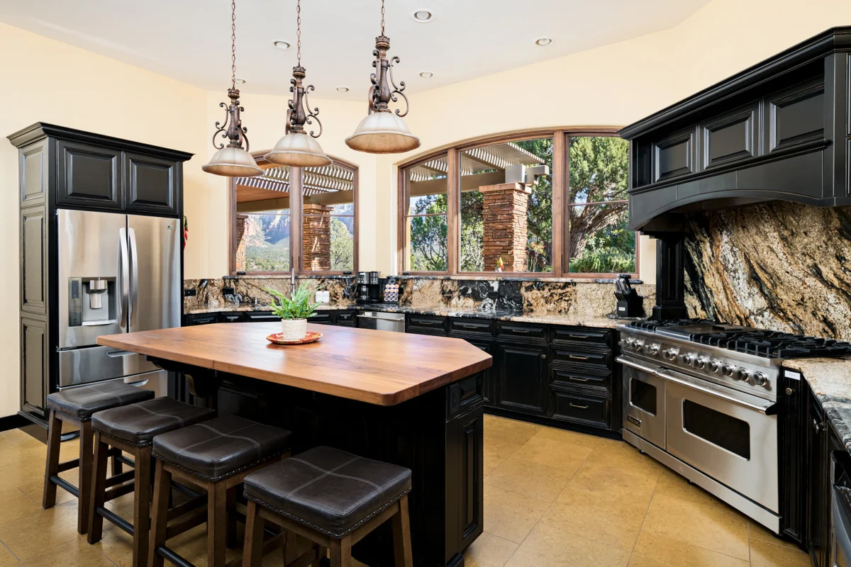 6,000 Sqft Uptown Gem * Heated Pool/Spa/Sauna/View Decks #58