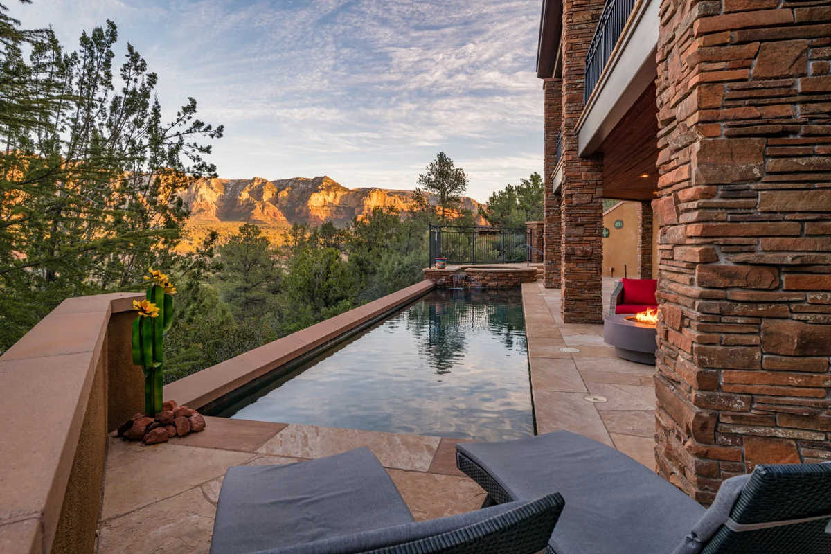 6,000 Sqft Uptown Gem * Heated Pool/Spa/Sauna/View Decks #95