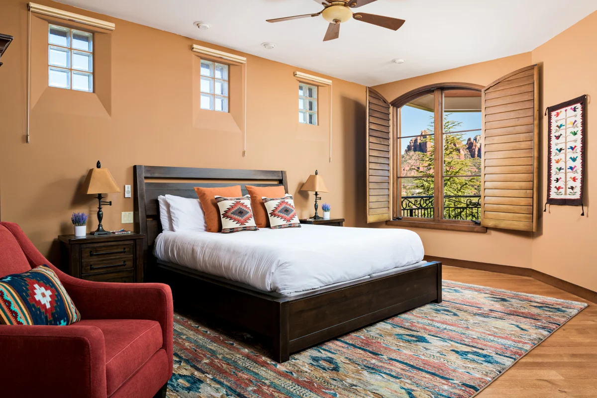6,000 Sqft Uptown Gem * Heated Pool/Spa/Sauna/View Decks #59