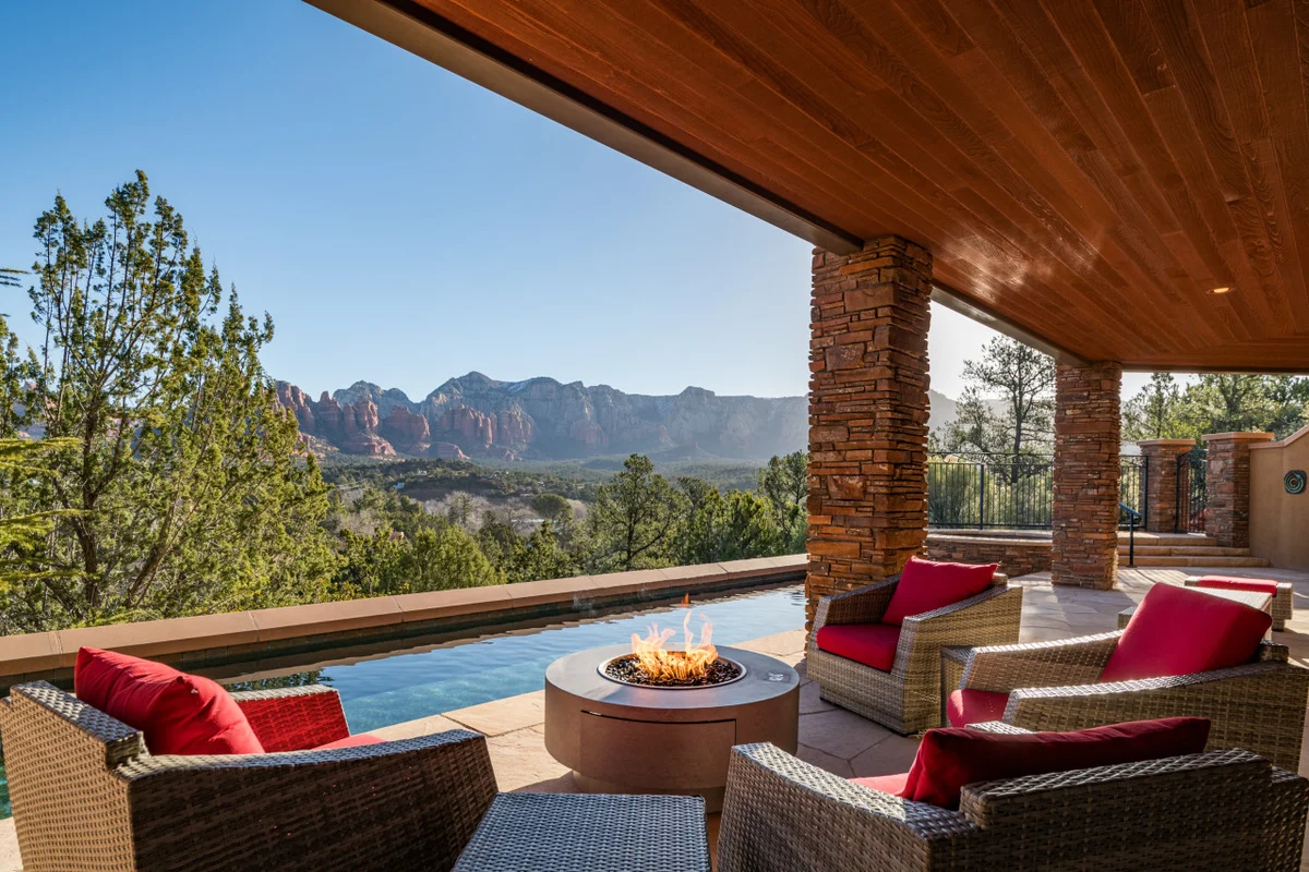 6,000 Sqft Uptown Gem * Heated Pool/Spa/Sauna/View Decks #96
