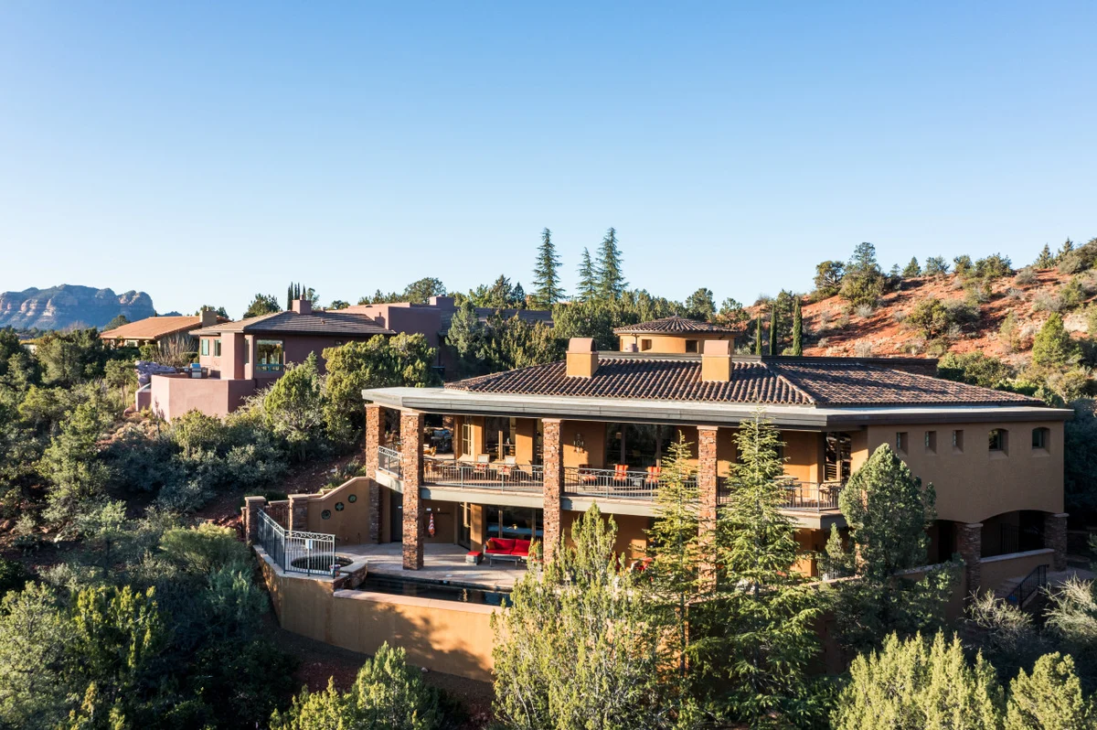 6,000 Sqft Uptown Gem * Heated Pool/Spa/Sauna/View Decks #77