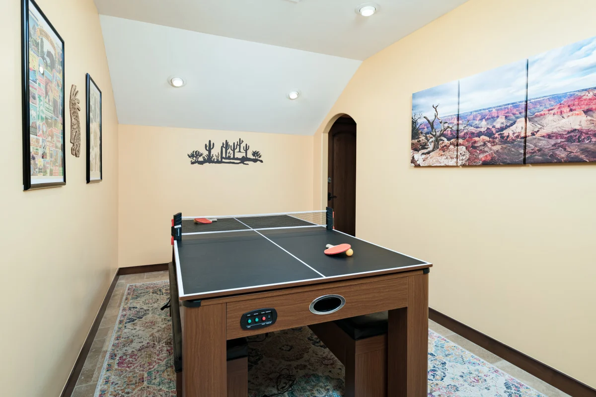 6,000 Sqft Uptown Gem * Heated Pool/Spa/Sauna/View Decks #87