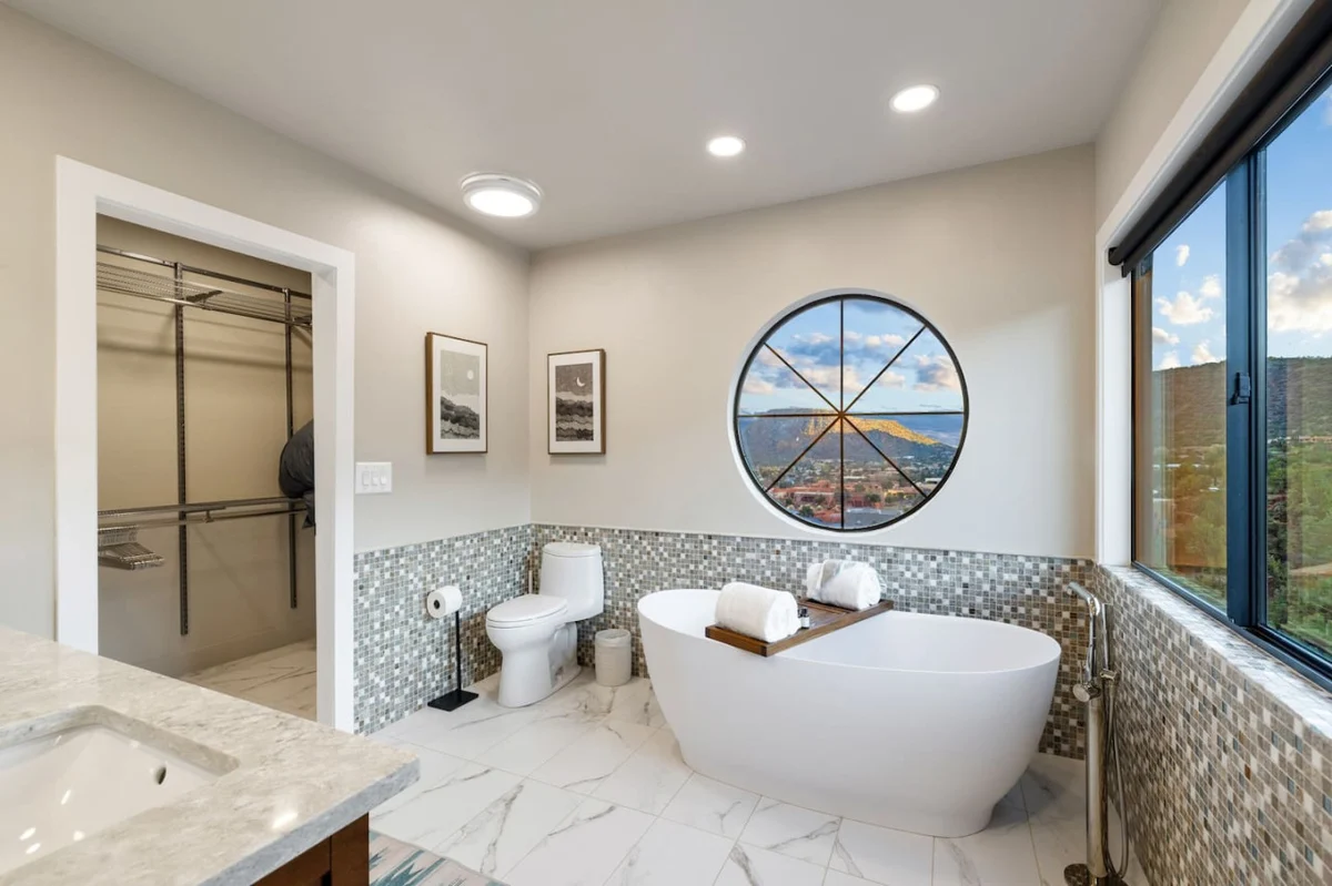 Ravens Rock Retreat: Clifftop Estate w/ 360 Views #86
