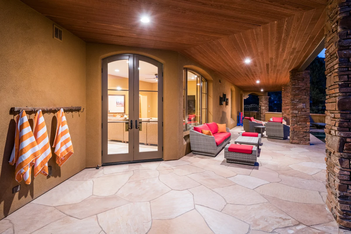 6,000 Sqft Uptown Gem * Heated Pool/Spa/Sauna/View Decks #104