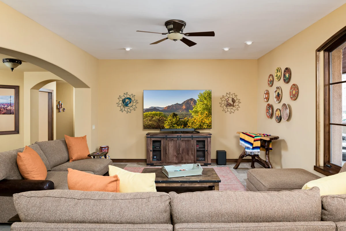 6,000 Sqft Uptown Gem * Heated Pool/Spa/Sauna/View Decks #108