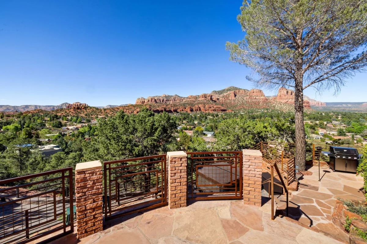 Ravens Rock Retreat: Clifftop Estate w/ 360 Views #48