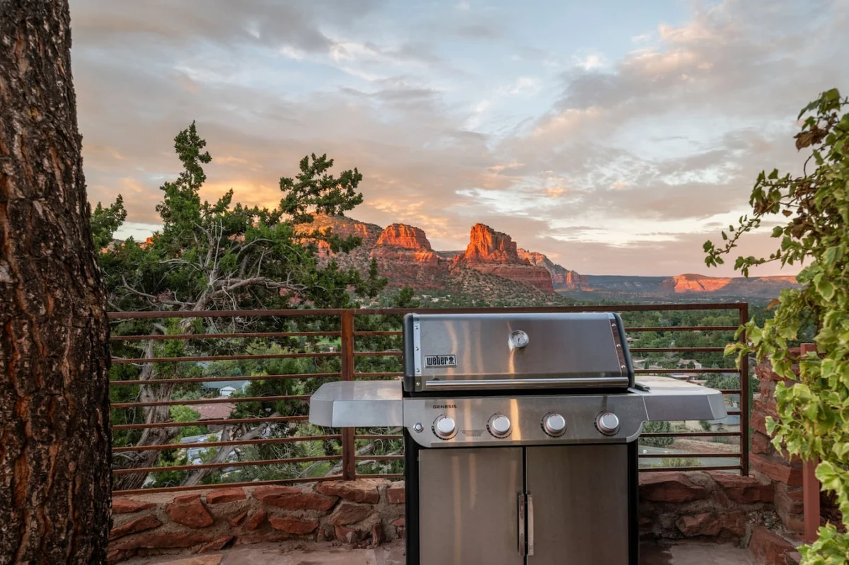 Ravens Rock Retreat: Clifftop Estate w/ 360 Views #112