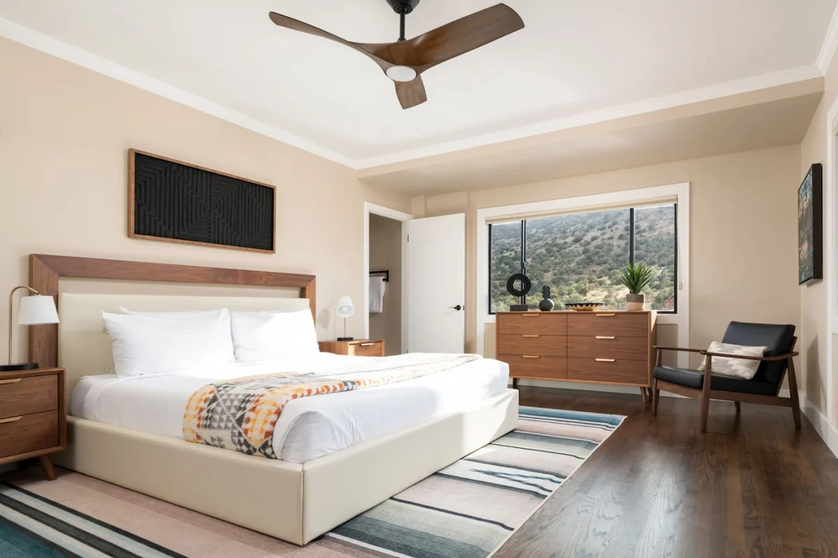 Ravens Rock Retreat: Clifftop Estate w/ 360 Views #106