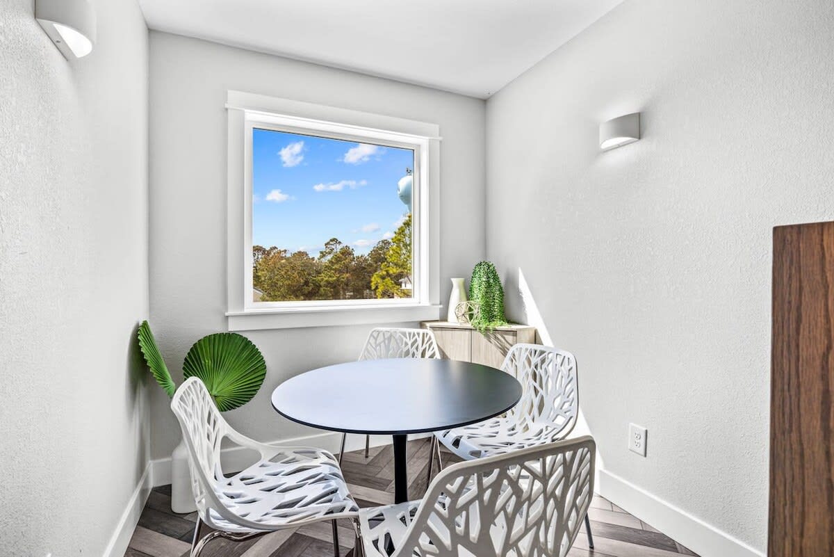 Wander Corolla Grove #108