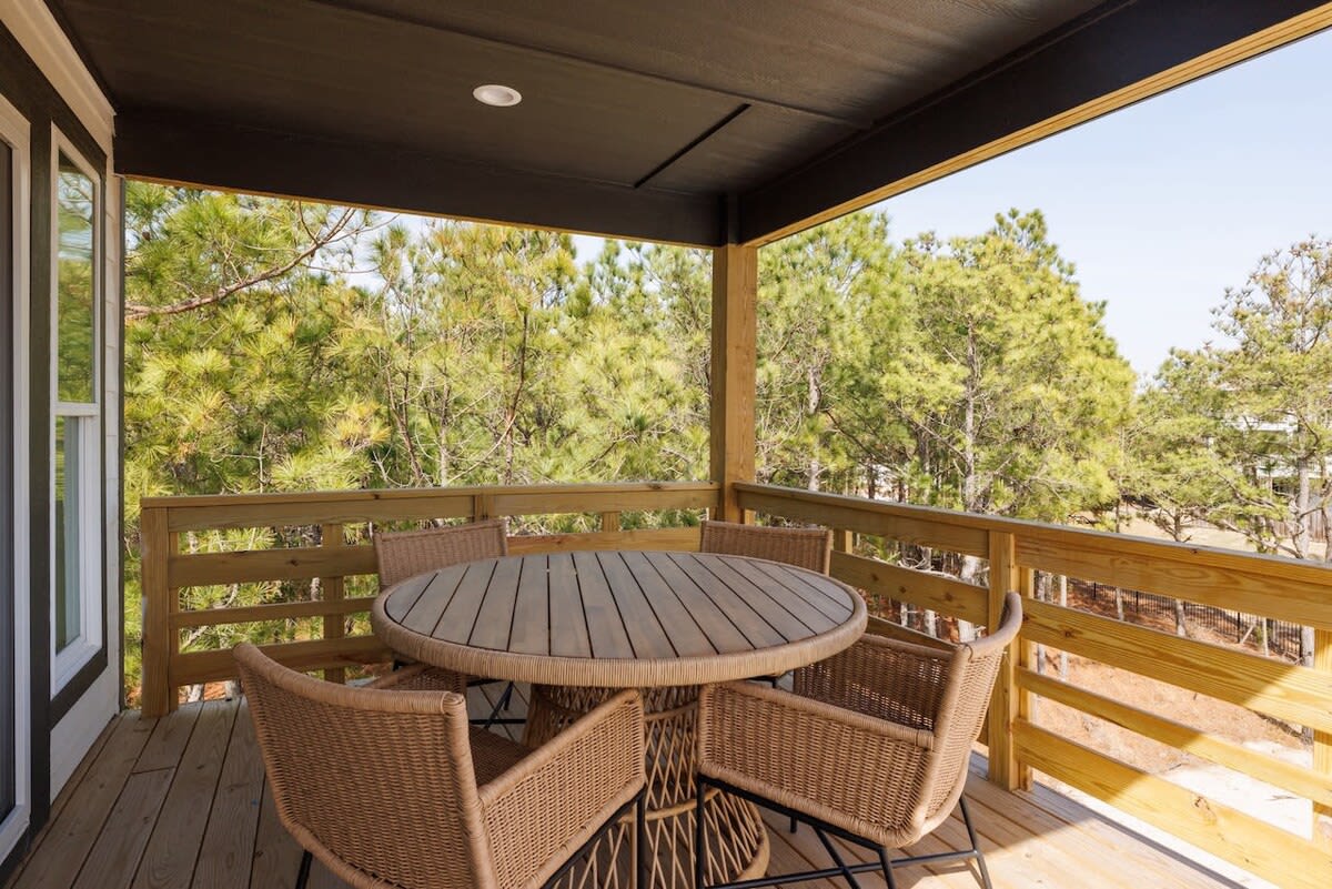 Wander Corolla Grove #102