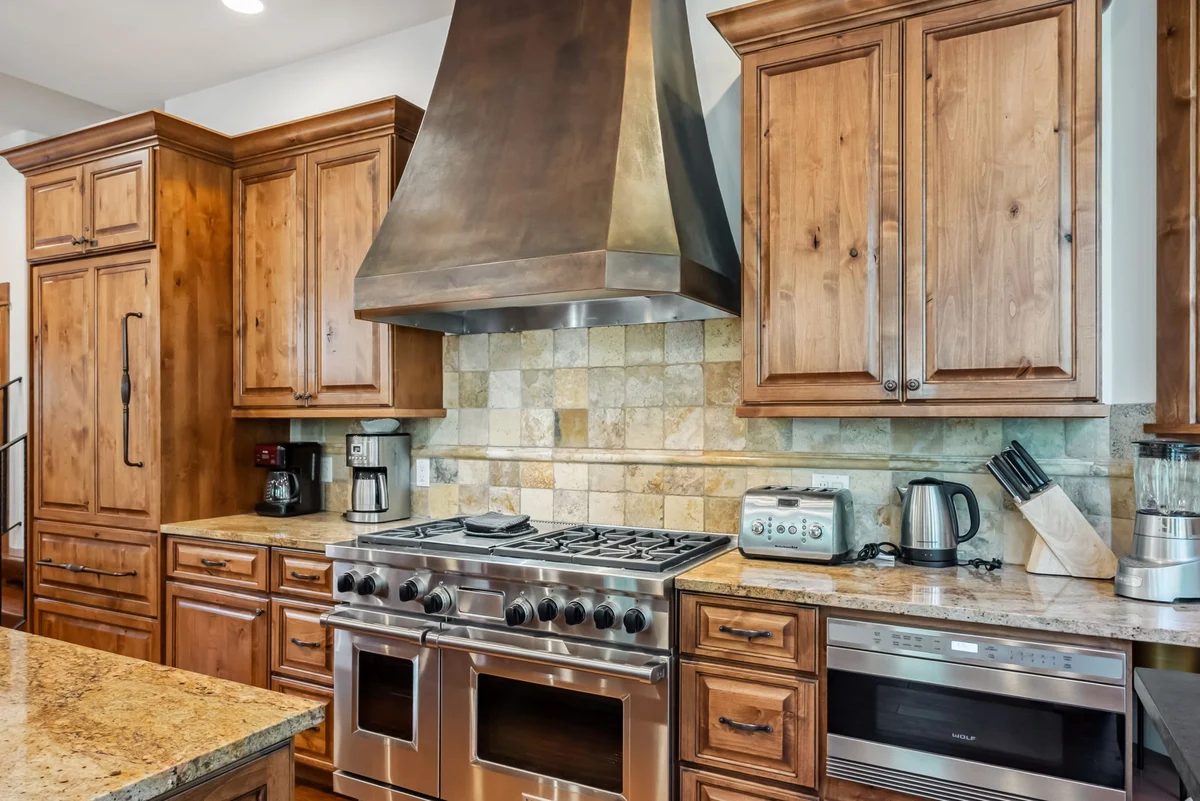 Wander Vail Charm #58