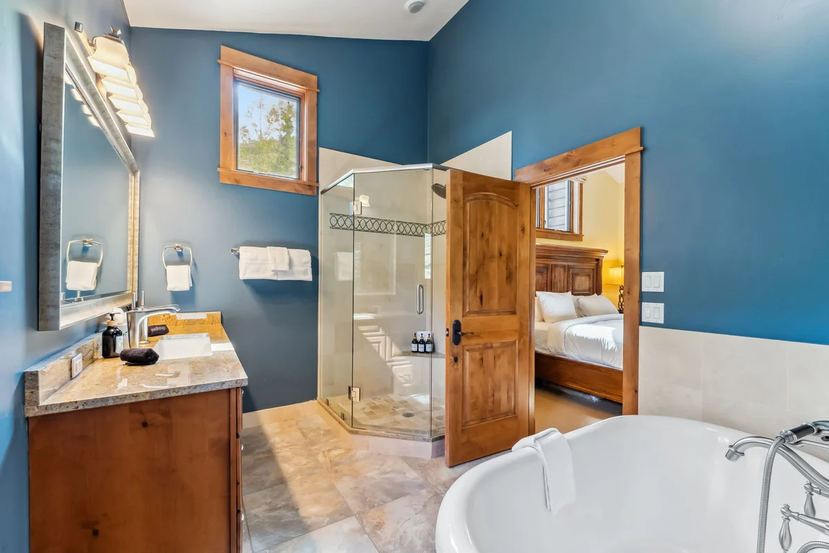 Wander Vail Charm #61