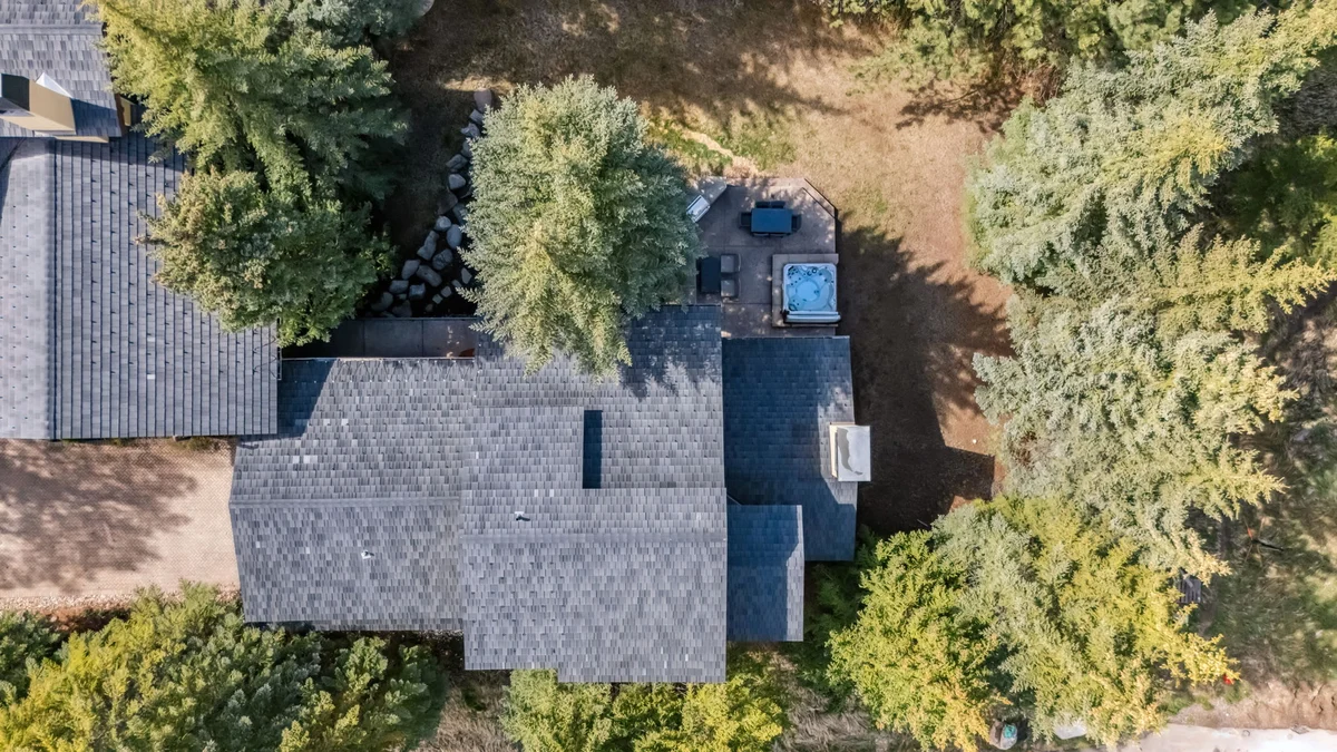 Wander Vail Charm #71