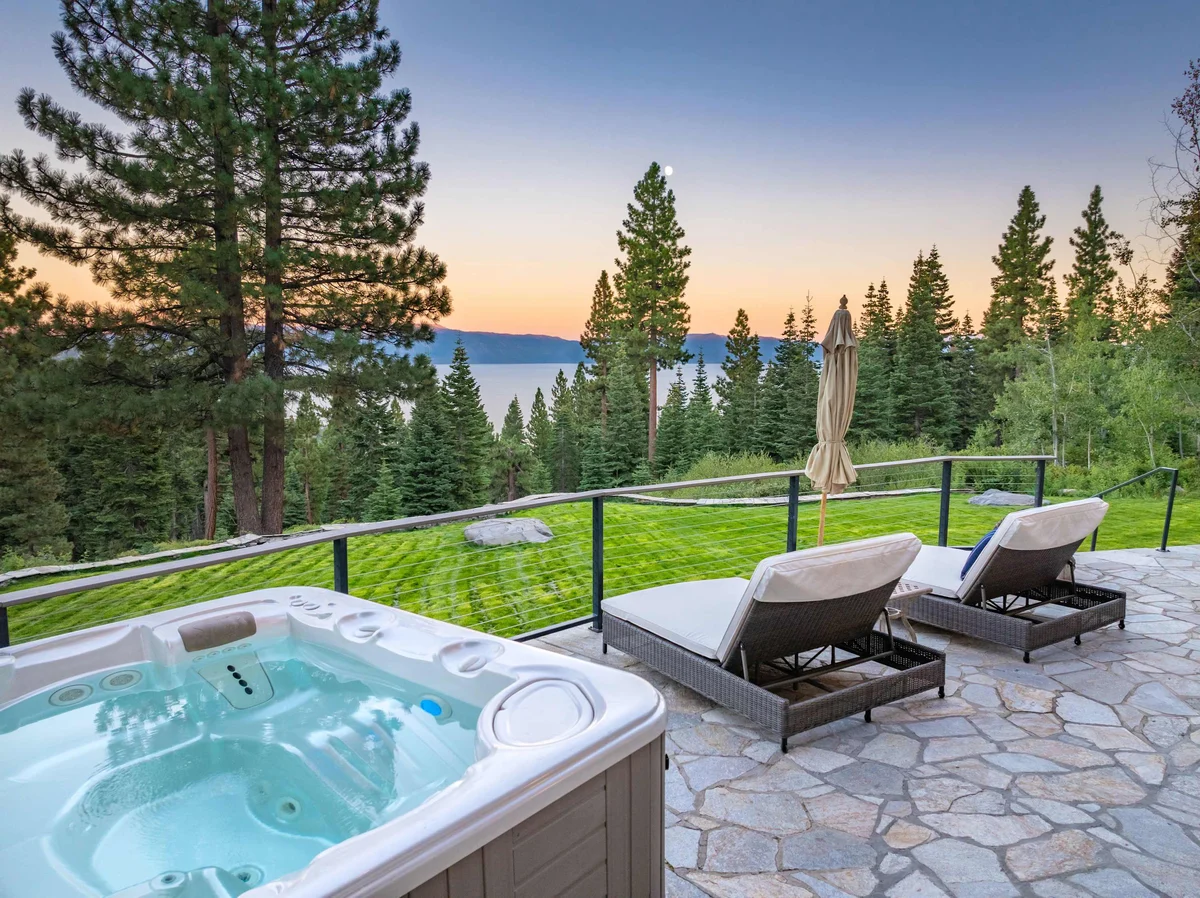 Wander Lake Tahoe Vista