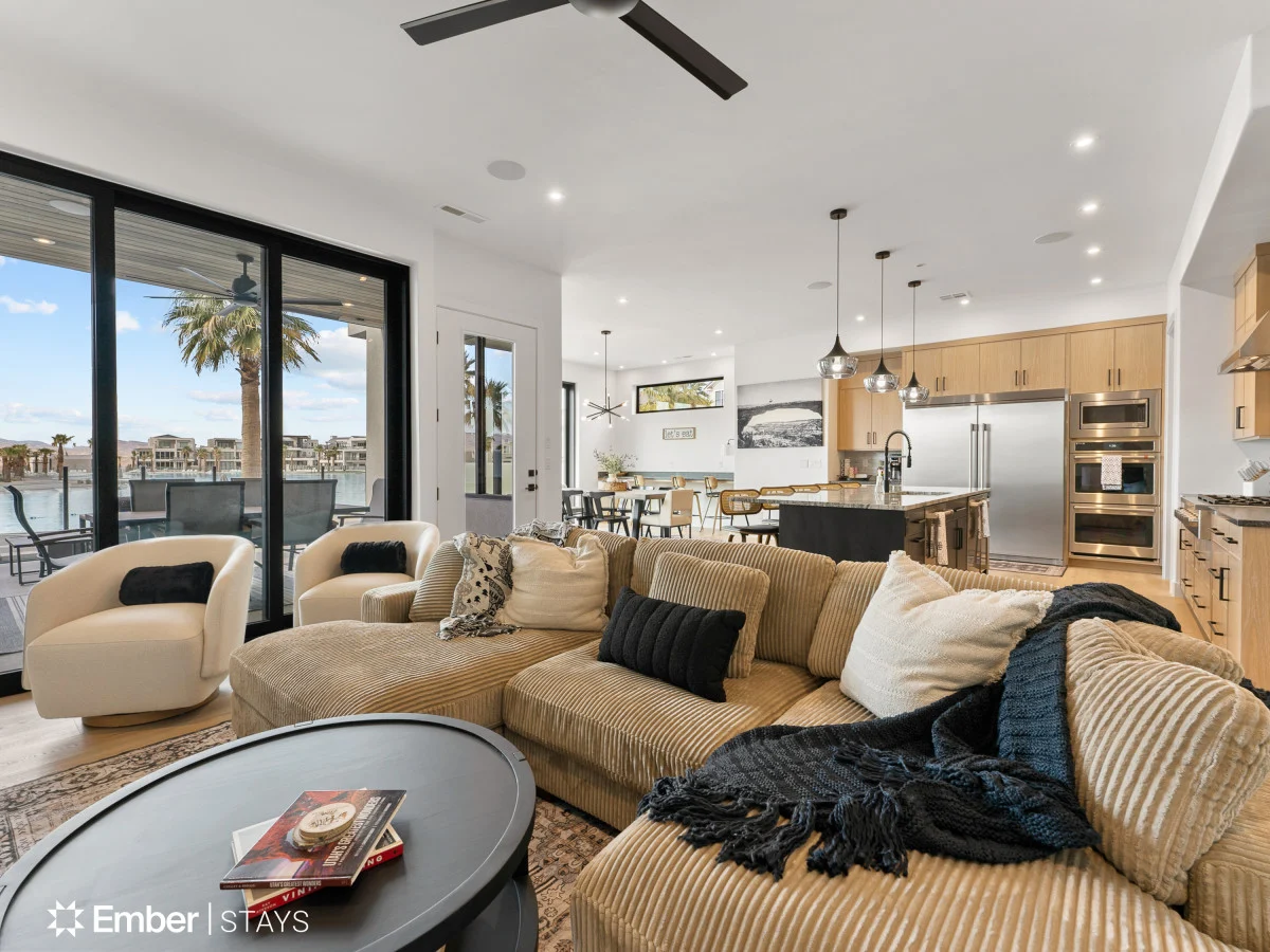 Simply BeUTAHful by Ember Stays #113