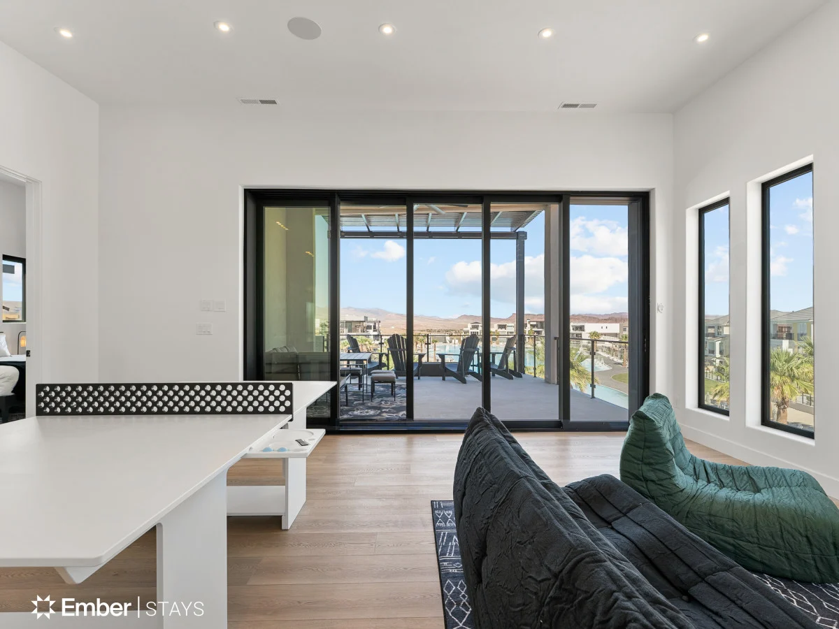 Simply BeUTAHful by Ember Stays #102