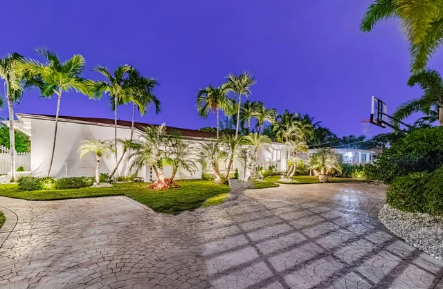 Wander Biscayne Villa #65