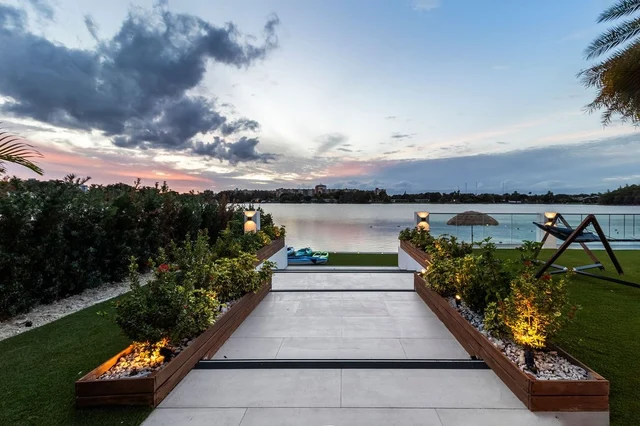 Wander North Miami Beach #127