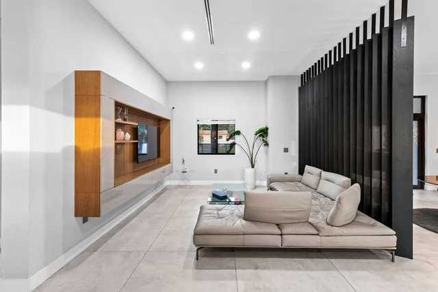 Wander North Miami Beach #81