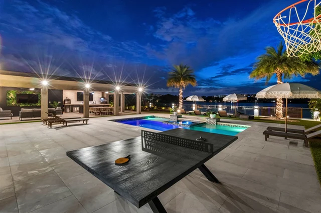 Wander North Miami Beach #135