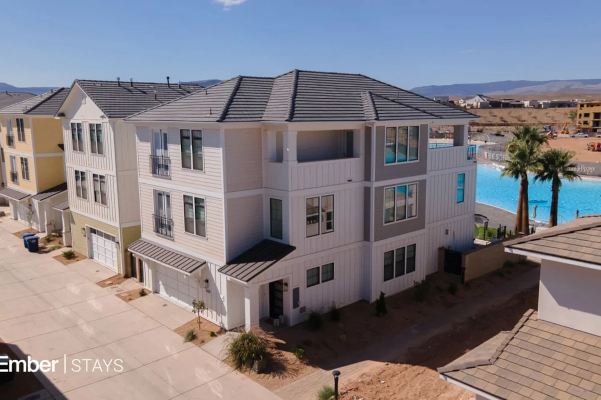Edgewater at Desert Color (by Ember Stays) #85