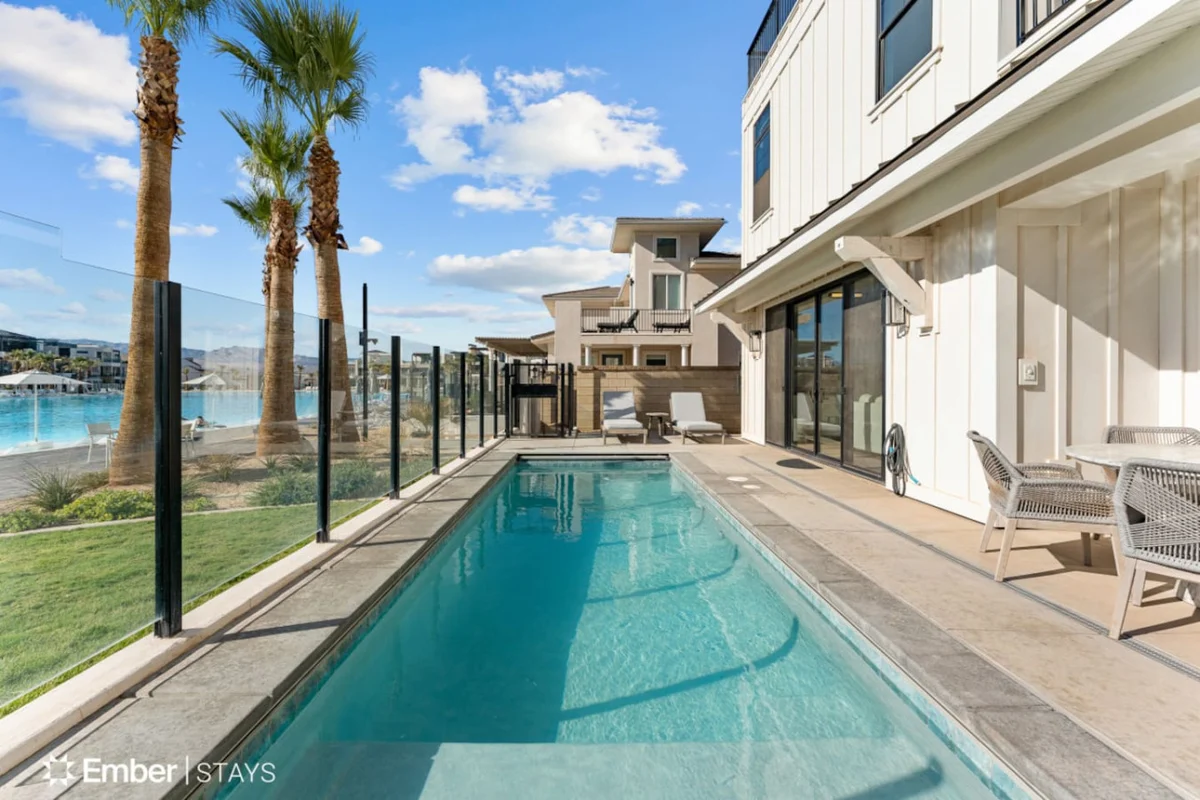 Edgewater at Desert Color (by Ember Stays) #192
