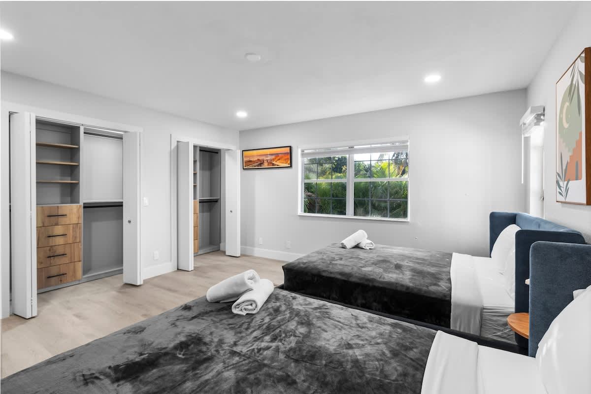 Wander Miami Manor #95