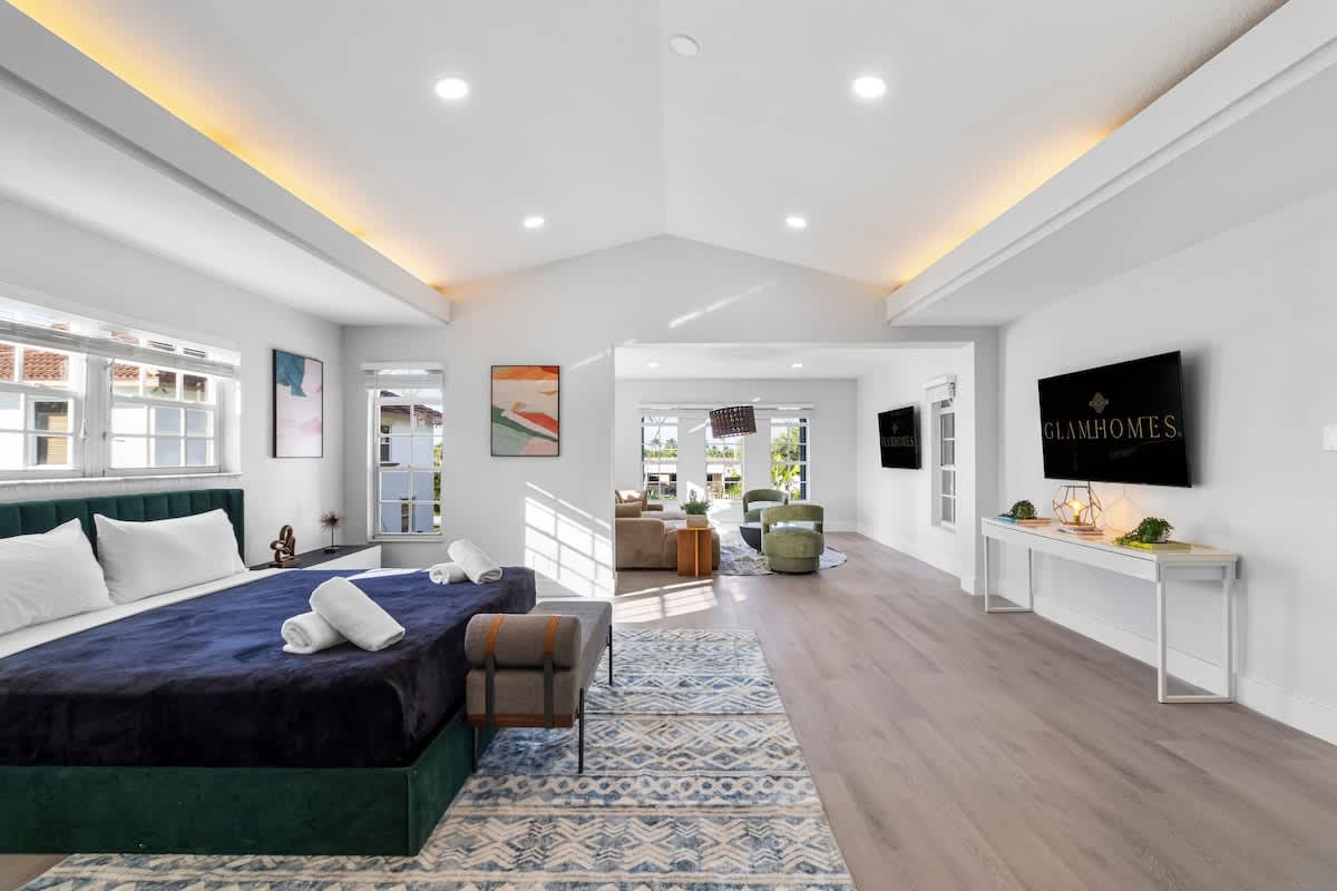 Wander Miami Manor #85