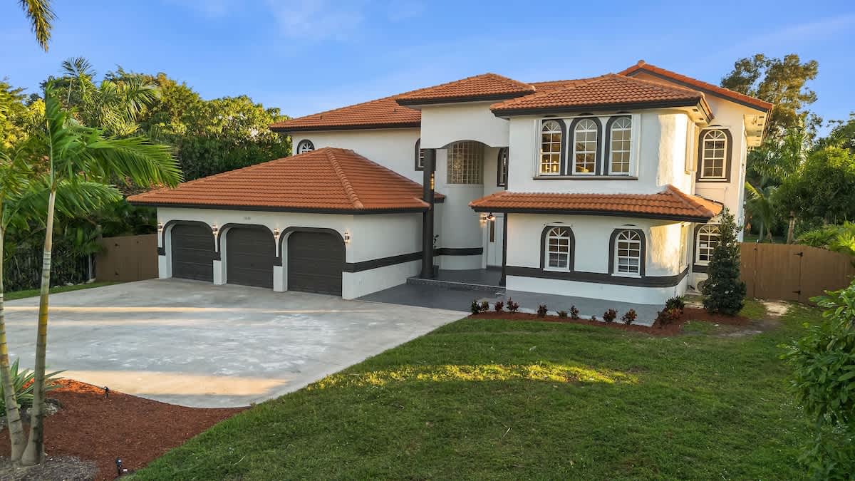 Wander Miami Manor #80