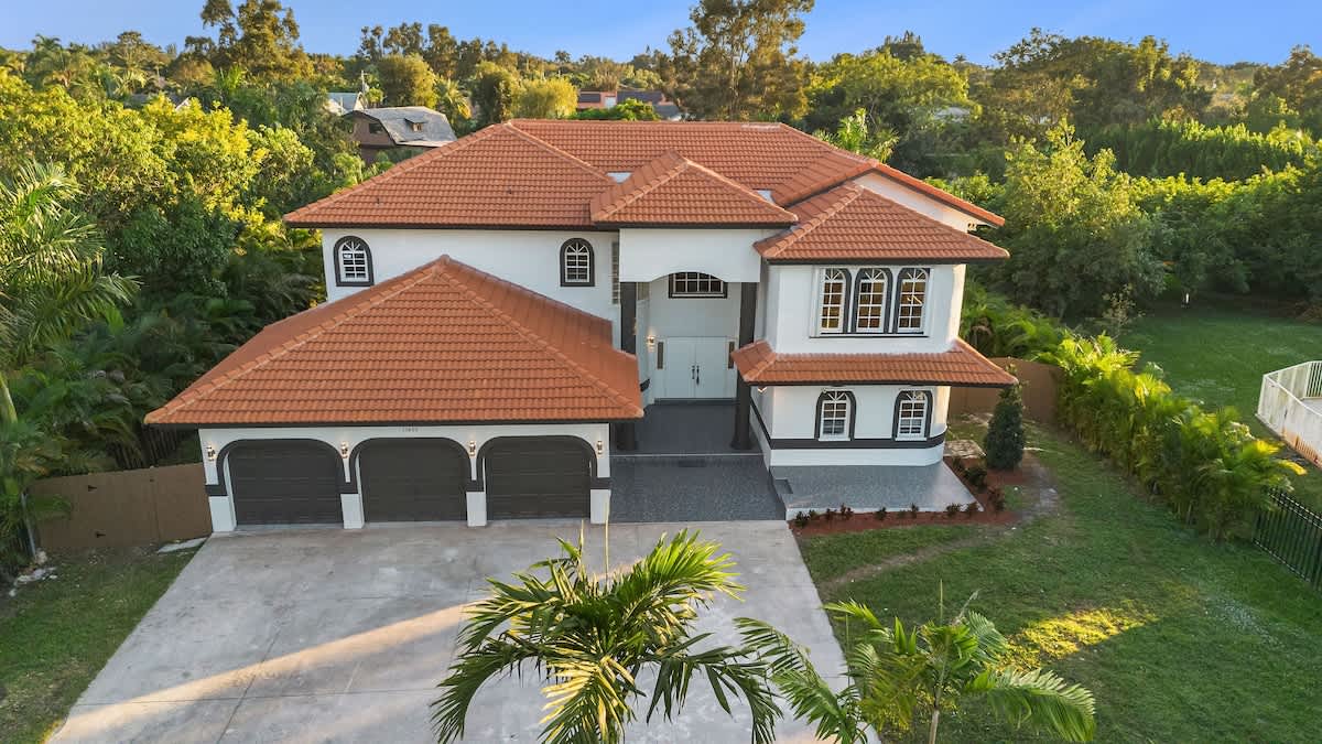 Wander Miami Manor #84