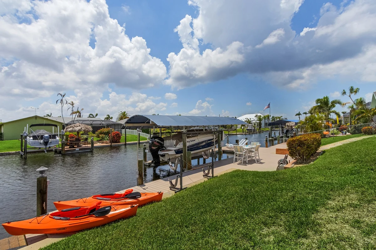Home in Cape Coral property photo 2