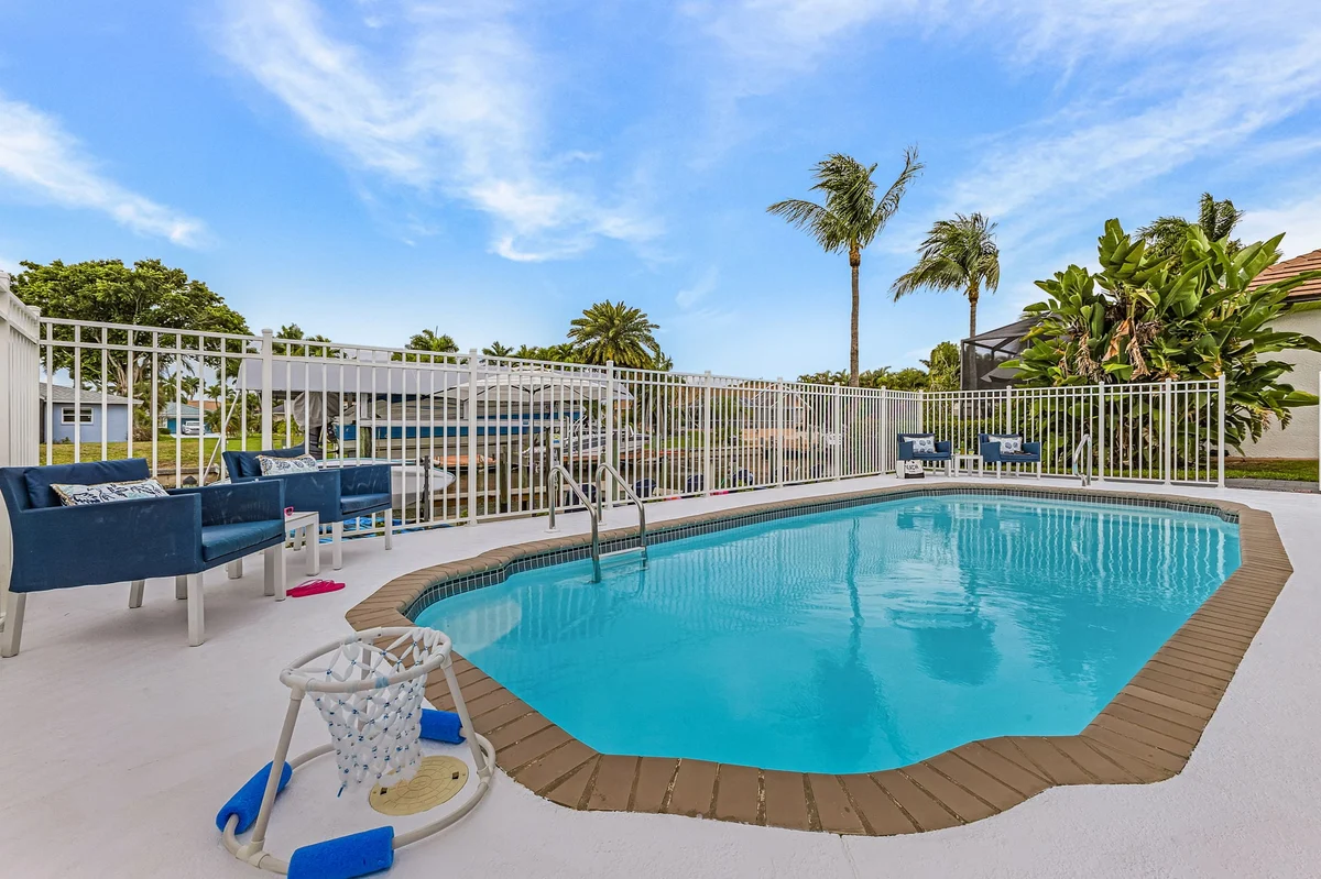 Home in Cape Coral property photo 3