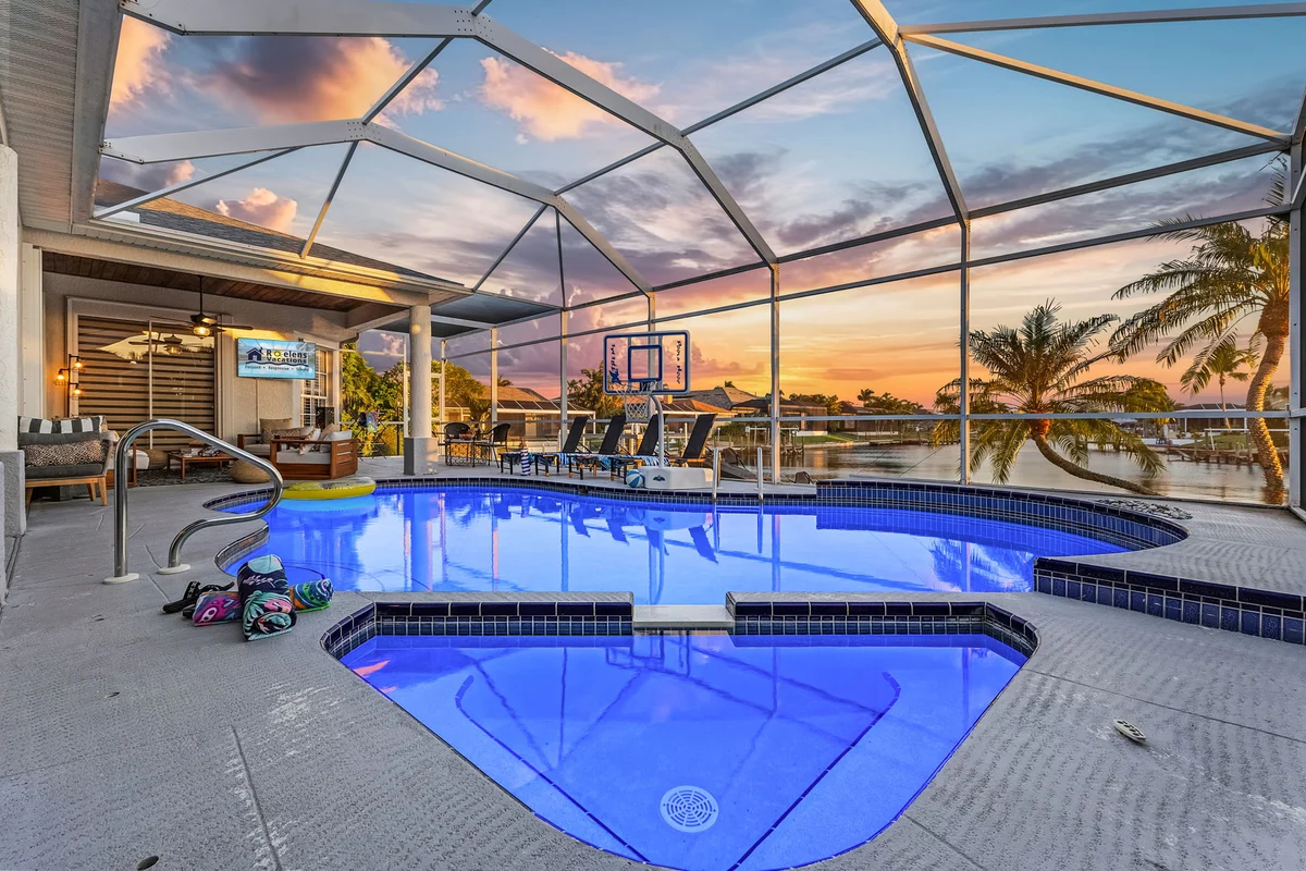 Home in Cape Coral property photo 2