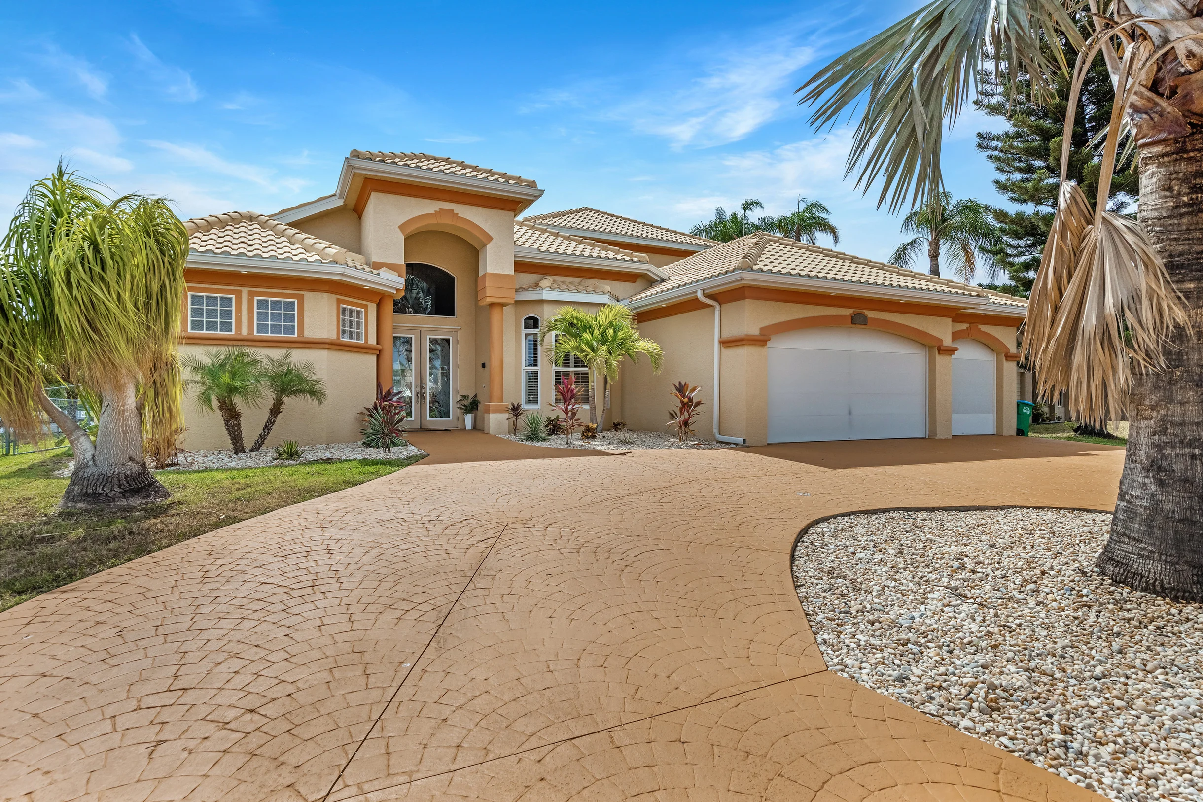 Home in Cape Coral property photo 1