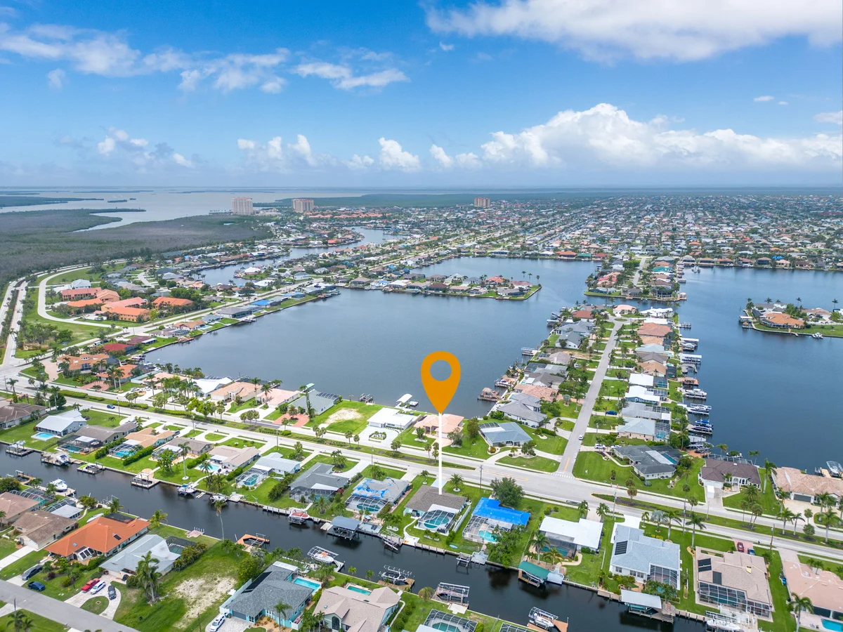 Home in Cape Coral property photo 2