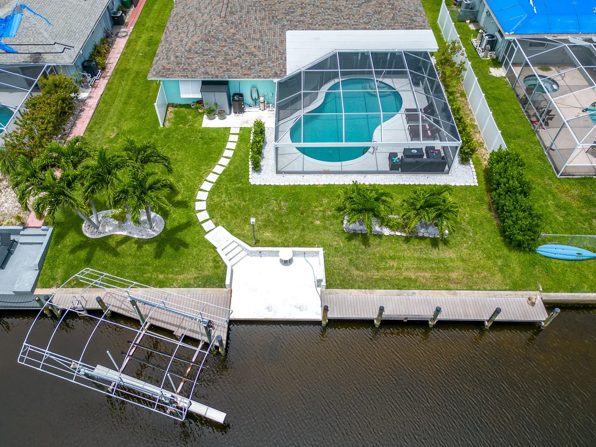 Home in Cape Coral property photo 2
