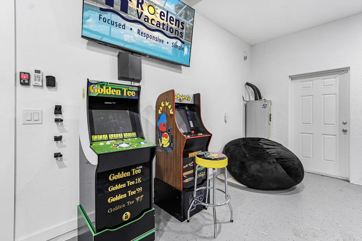 Home in Cape Coral property photo 2