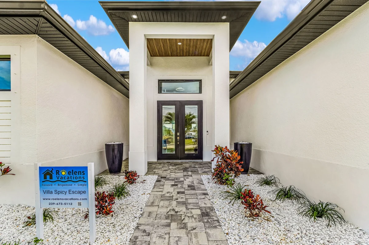 Home in Cape Coral property photo 4