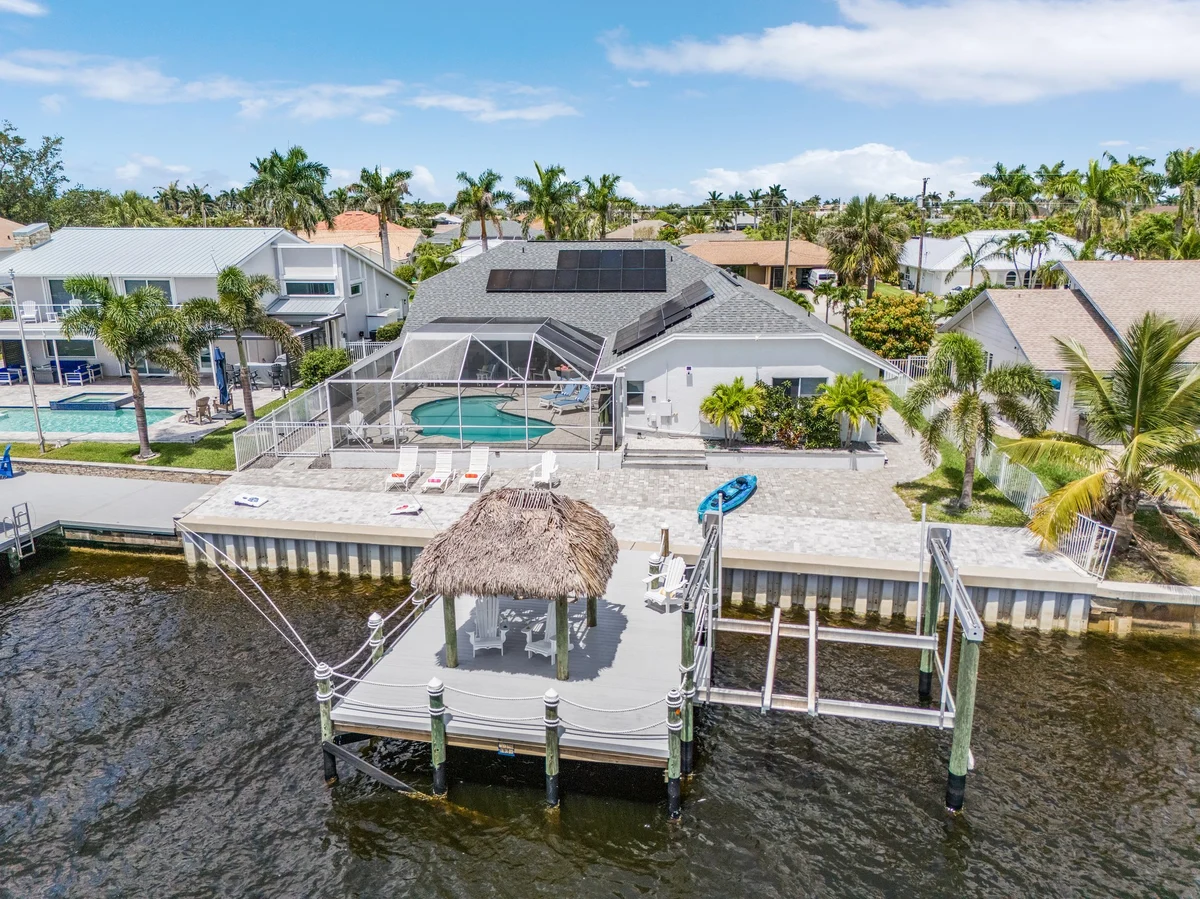 Home in Cape Coral property photo 2
