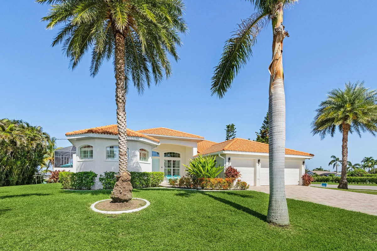 Home in Cape Coral property photo 4