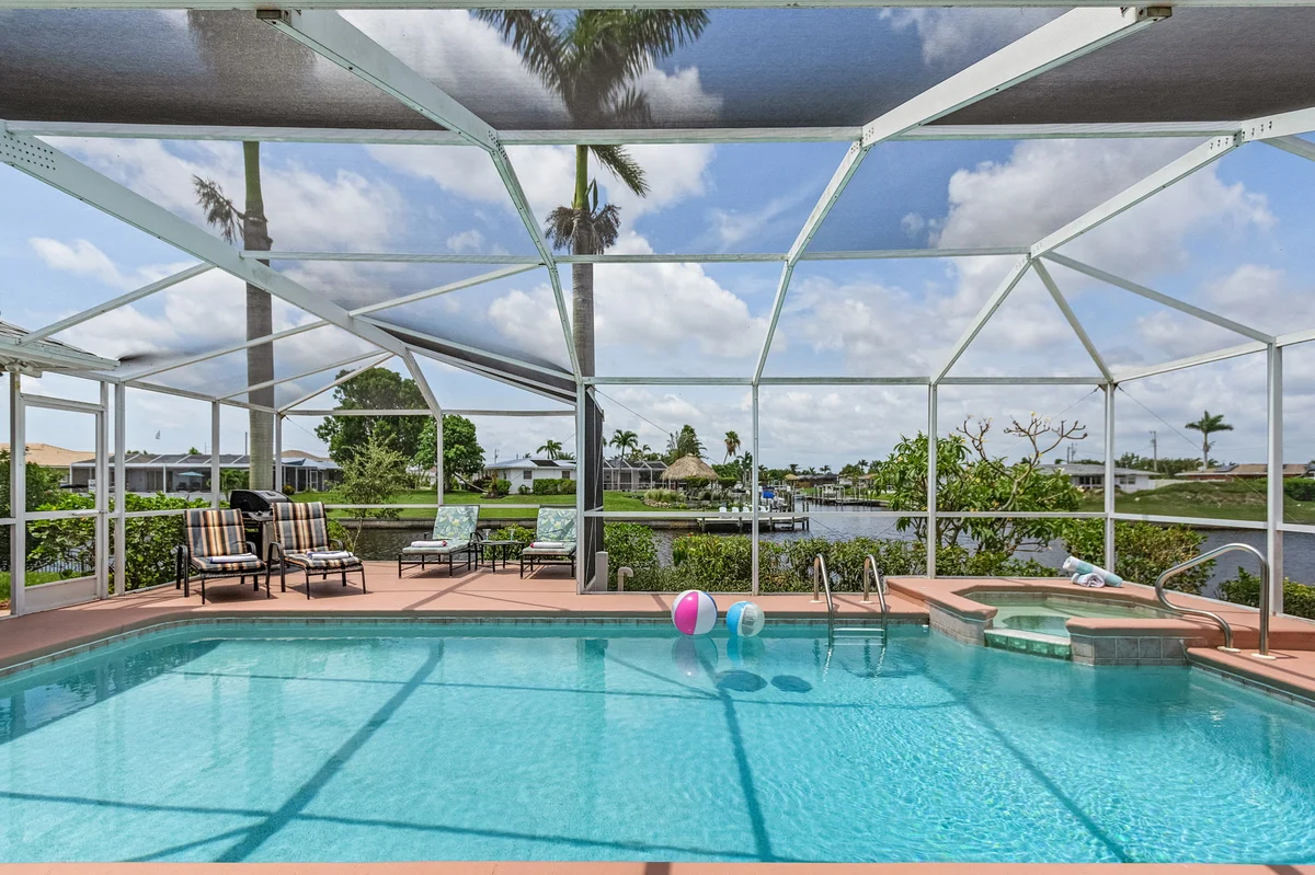 Home in Cape Coral property photo 2