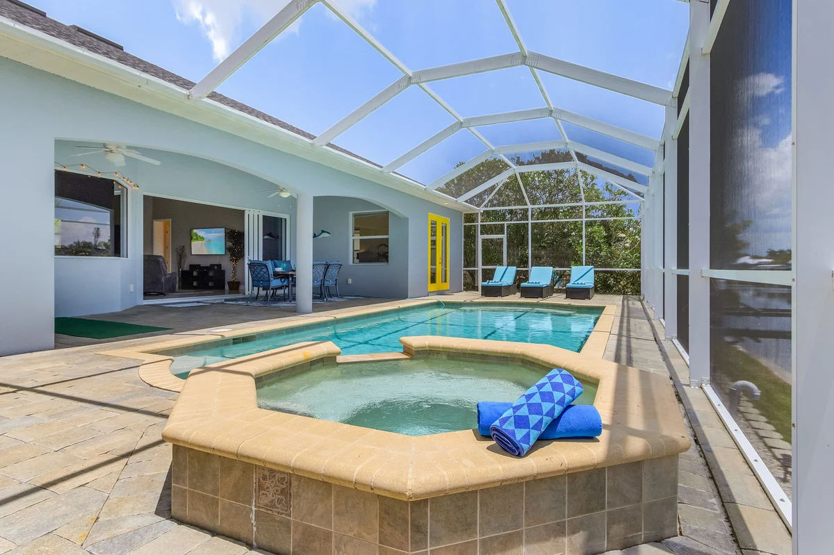 Home in Cape Coral property photo 2
