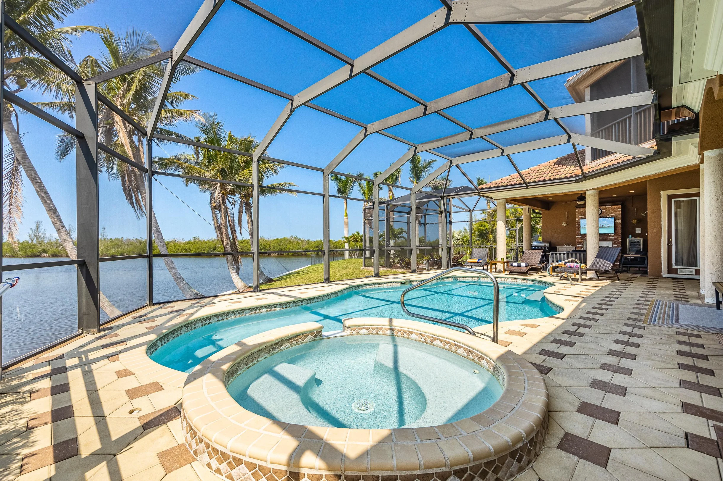 Home in Cape Coral property photo 1