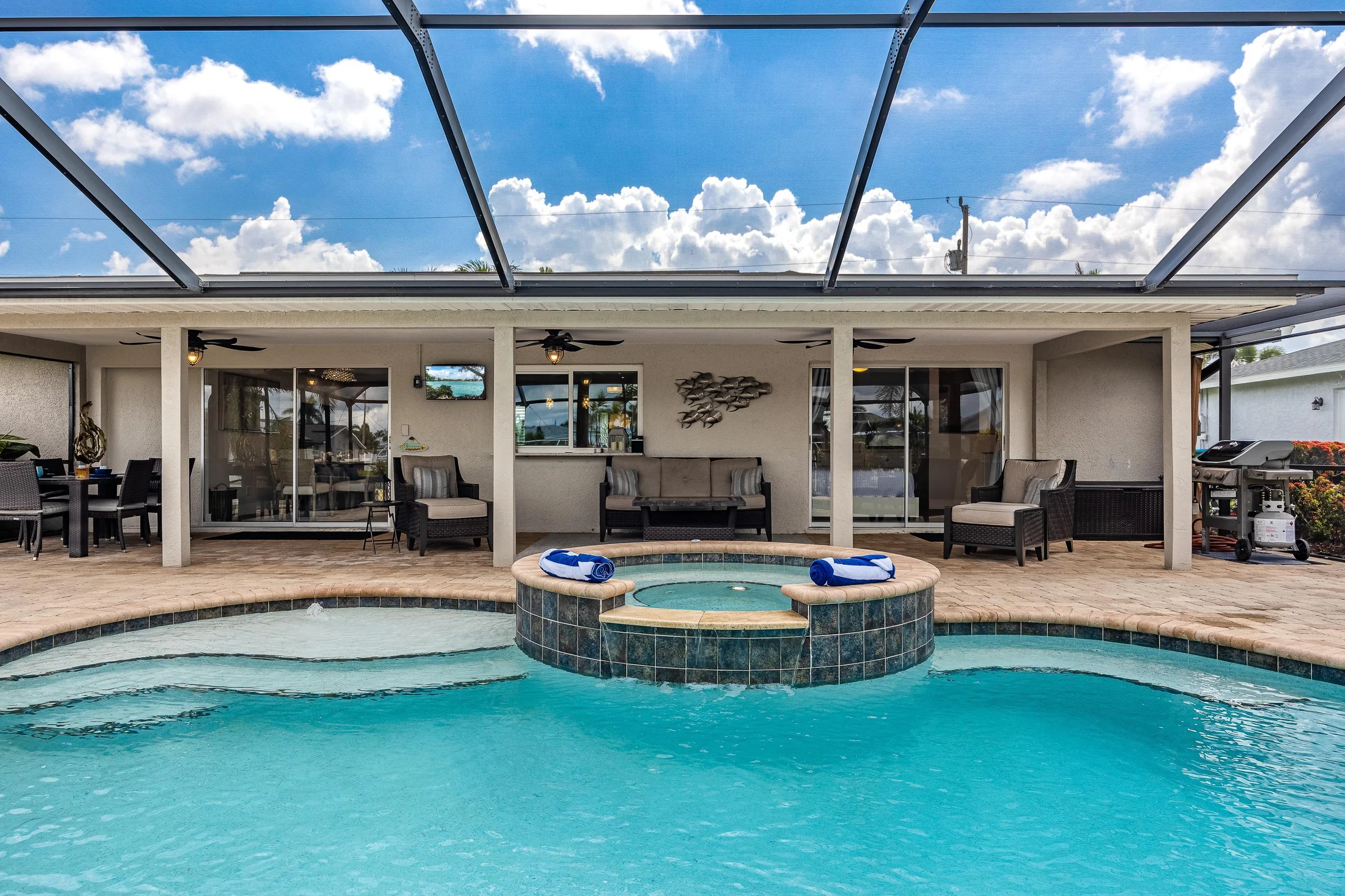 Home in Cape Coral property photo 1