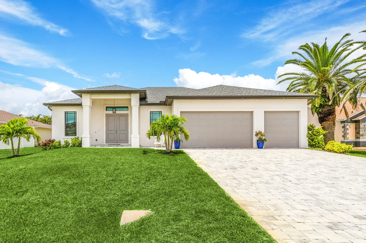 Home in Cape Coral property photo 5