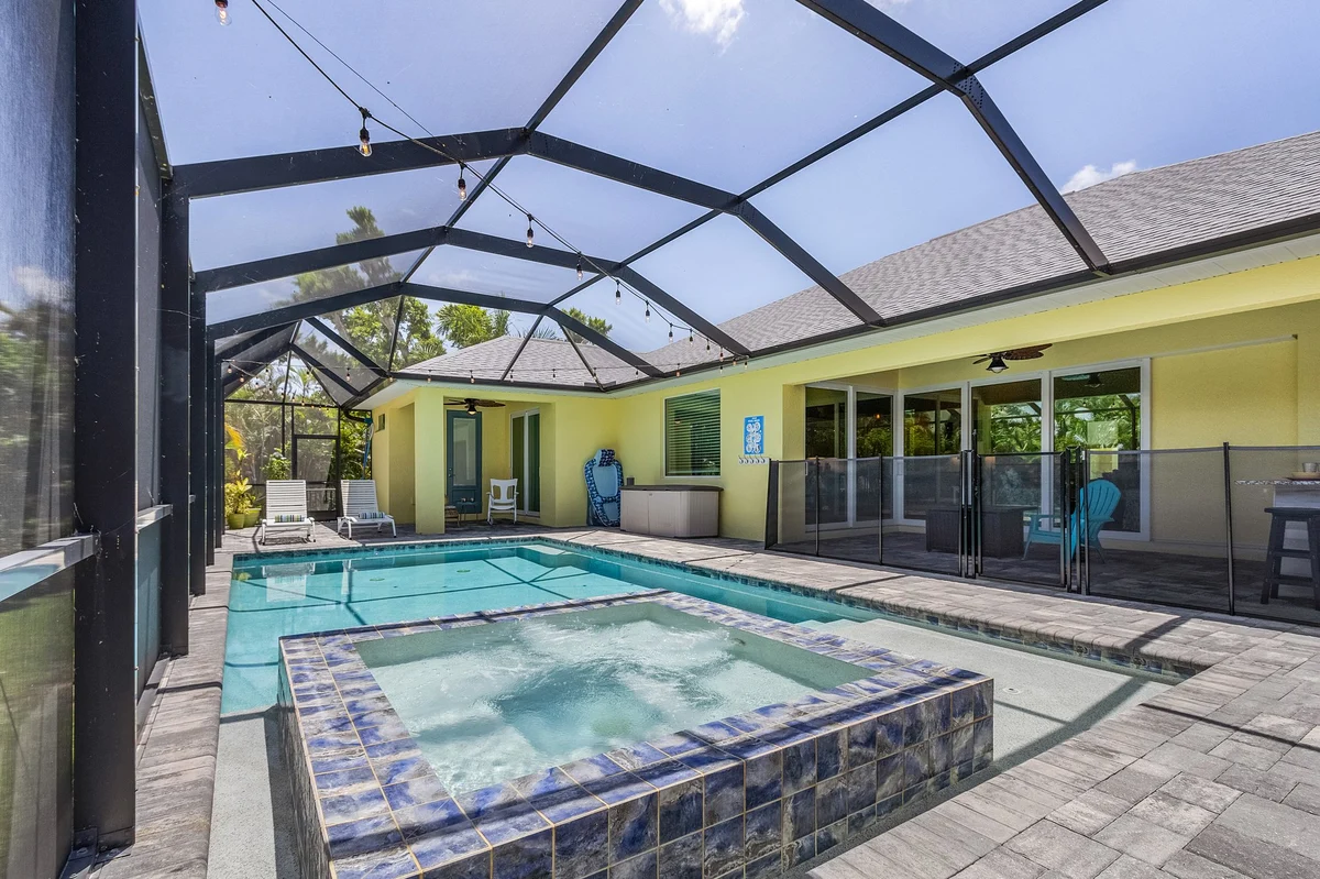 Home in Cape Coral property photo 2