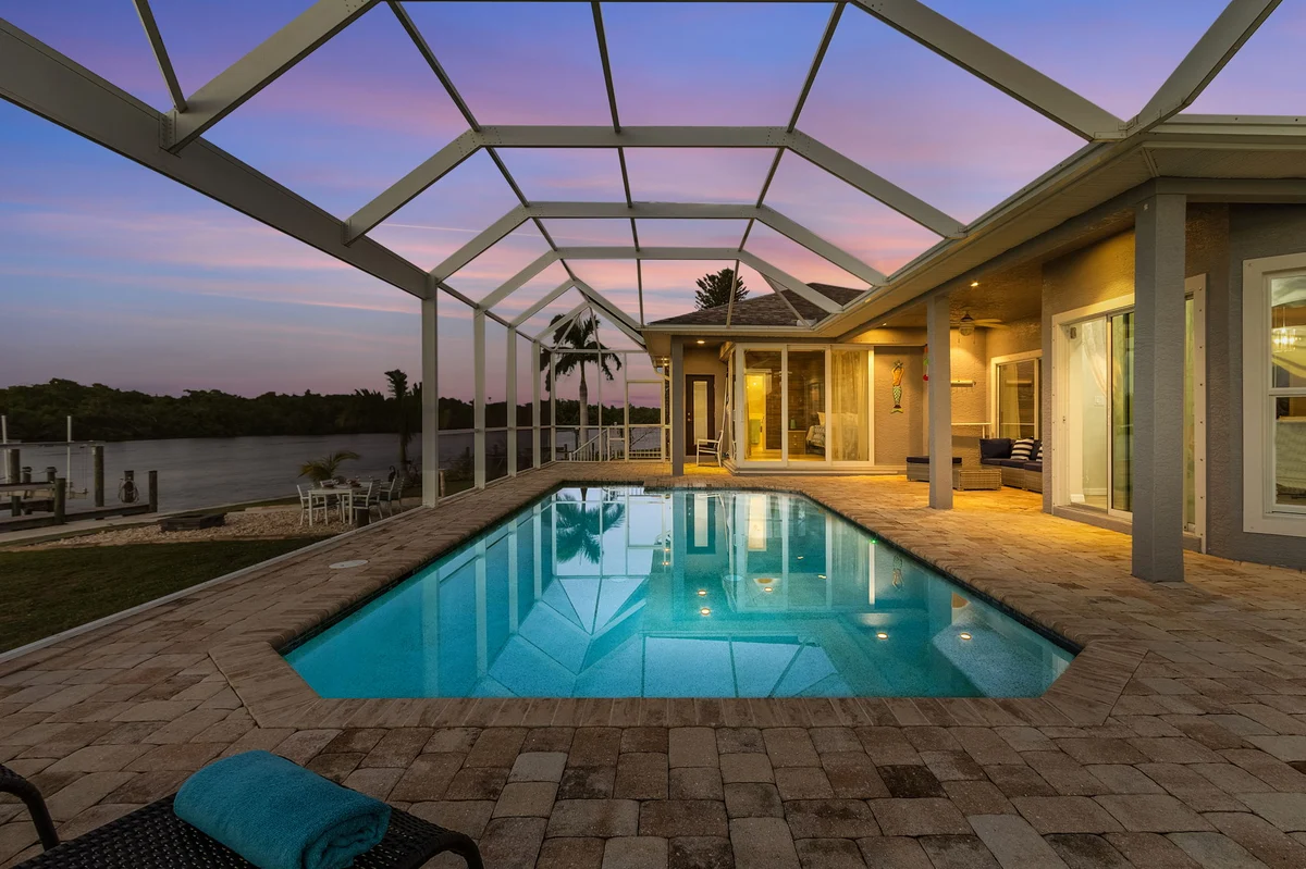 Home in Fort Myers property photo 2