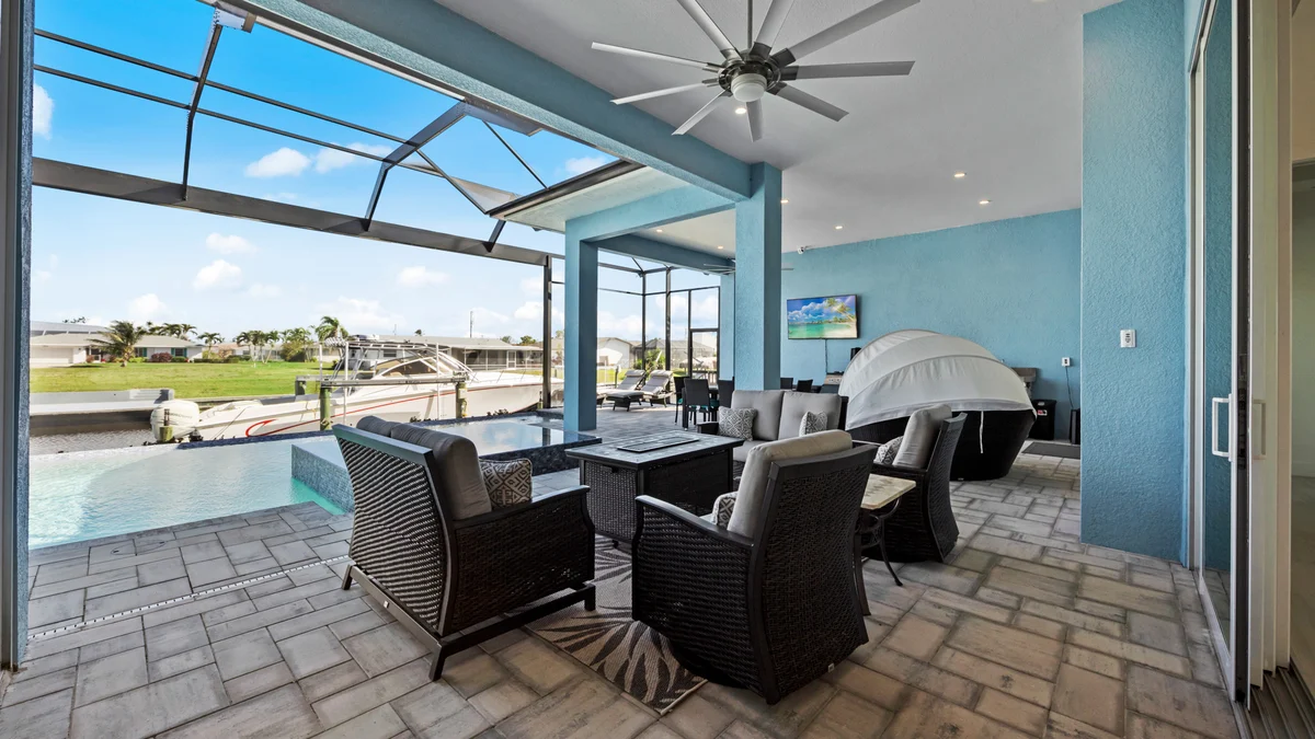 Home in Cape Coral property photo 3